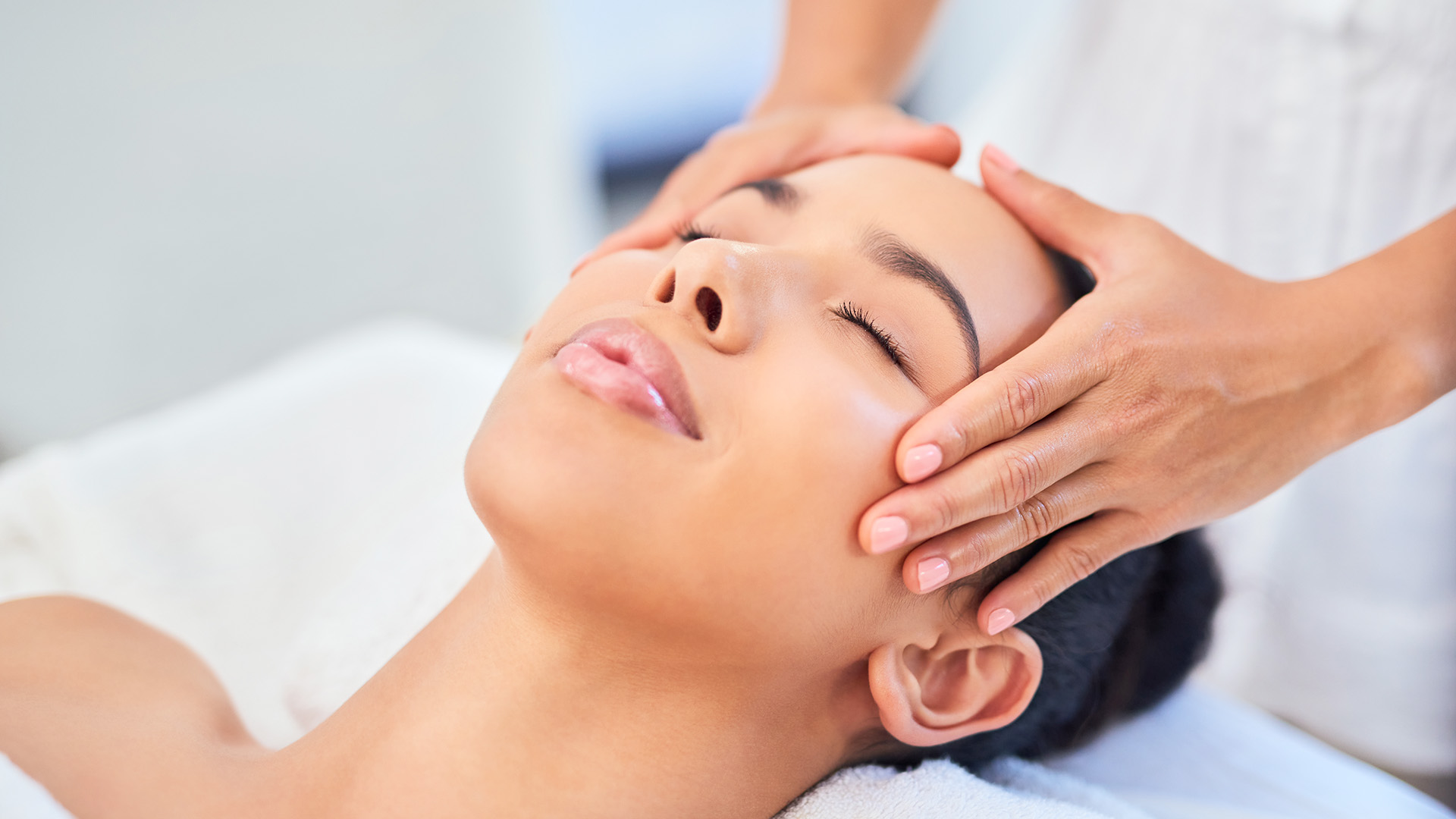 Aquapeeling mit Ultraschall Hamburg (1 Std.)