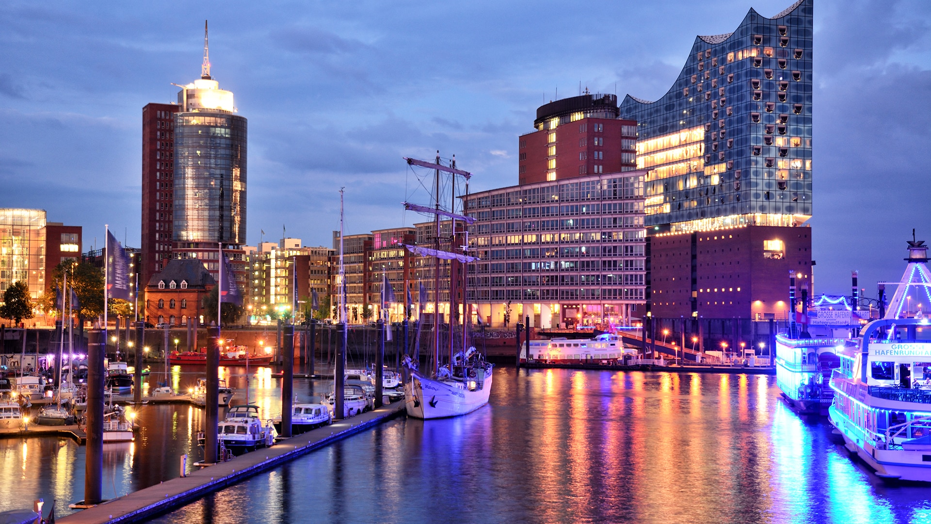 Candle Light Dinner & Hafenlichterfahrt Hamburg für 2