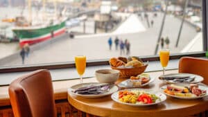 Frühstück & Elbphilharmonie Führung Hamburg für 2
