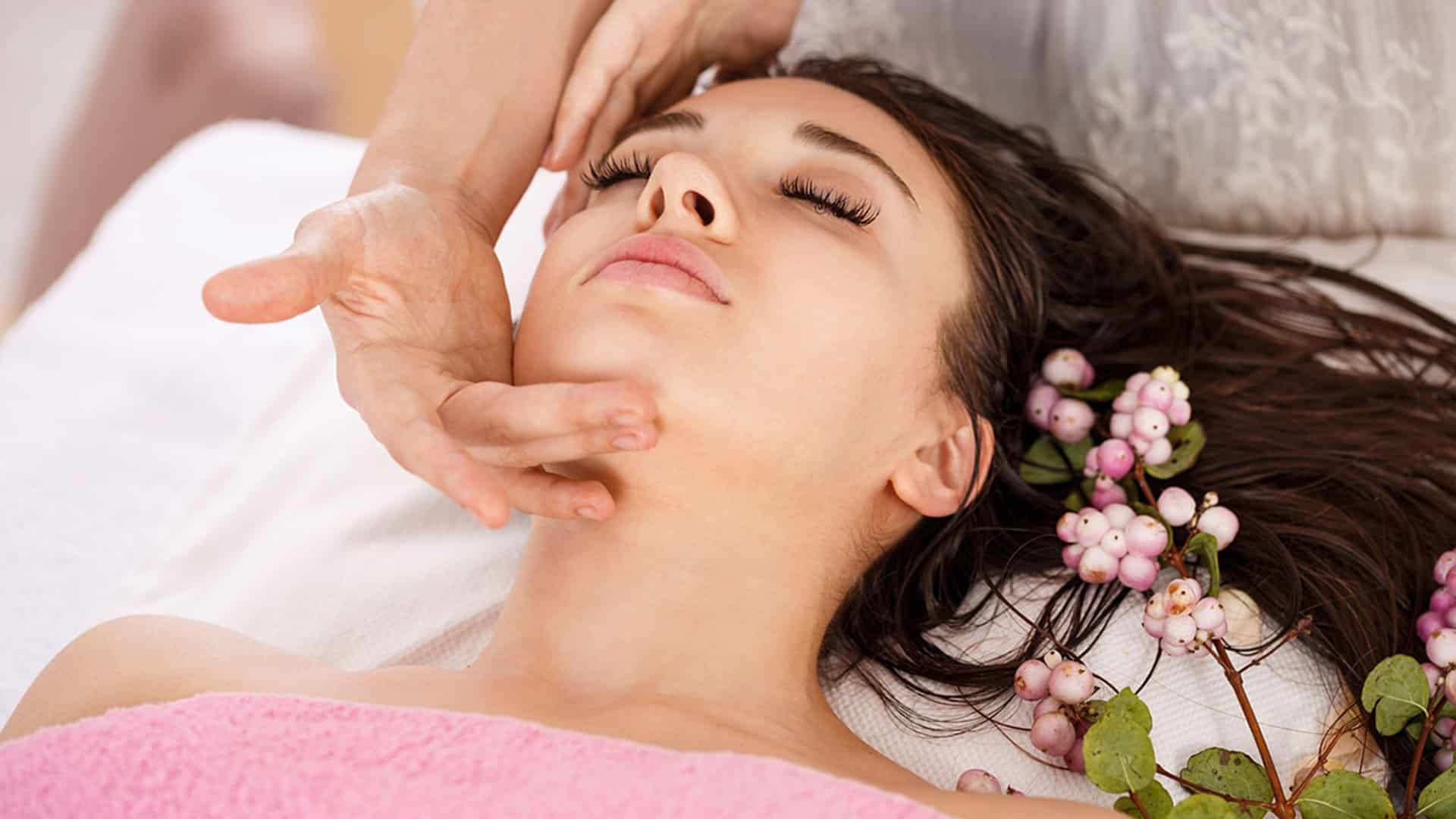 Kopf- und Fußmassage für Frauen Berlin