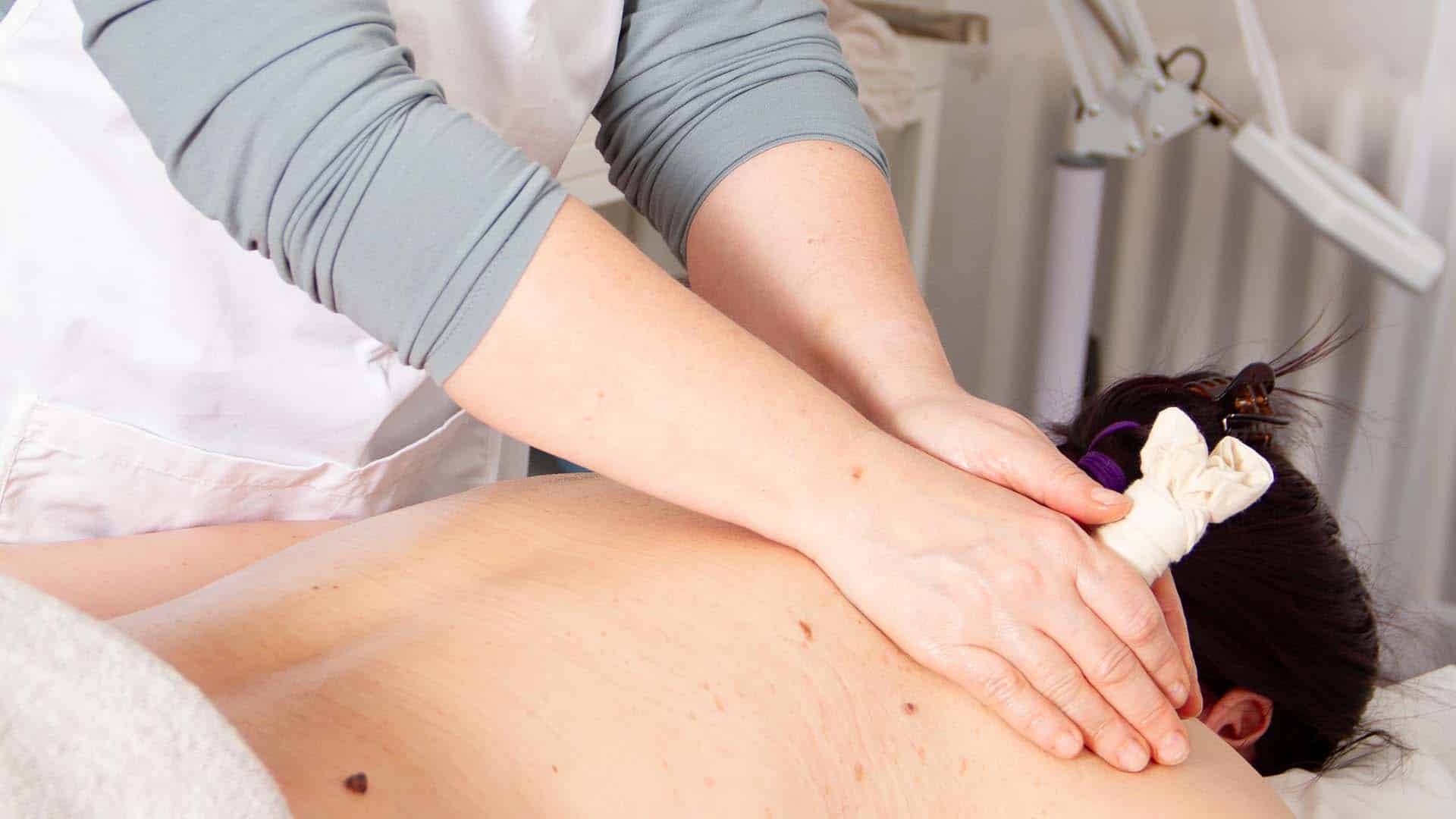 Kräuterstempelmassage Pfyn