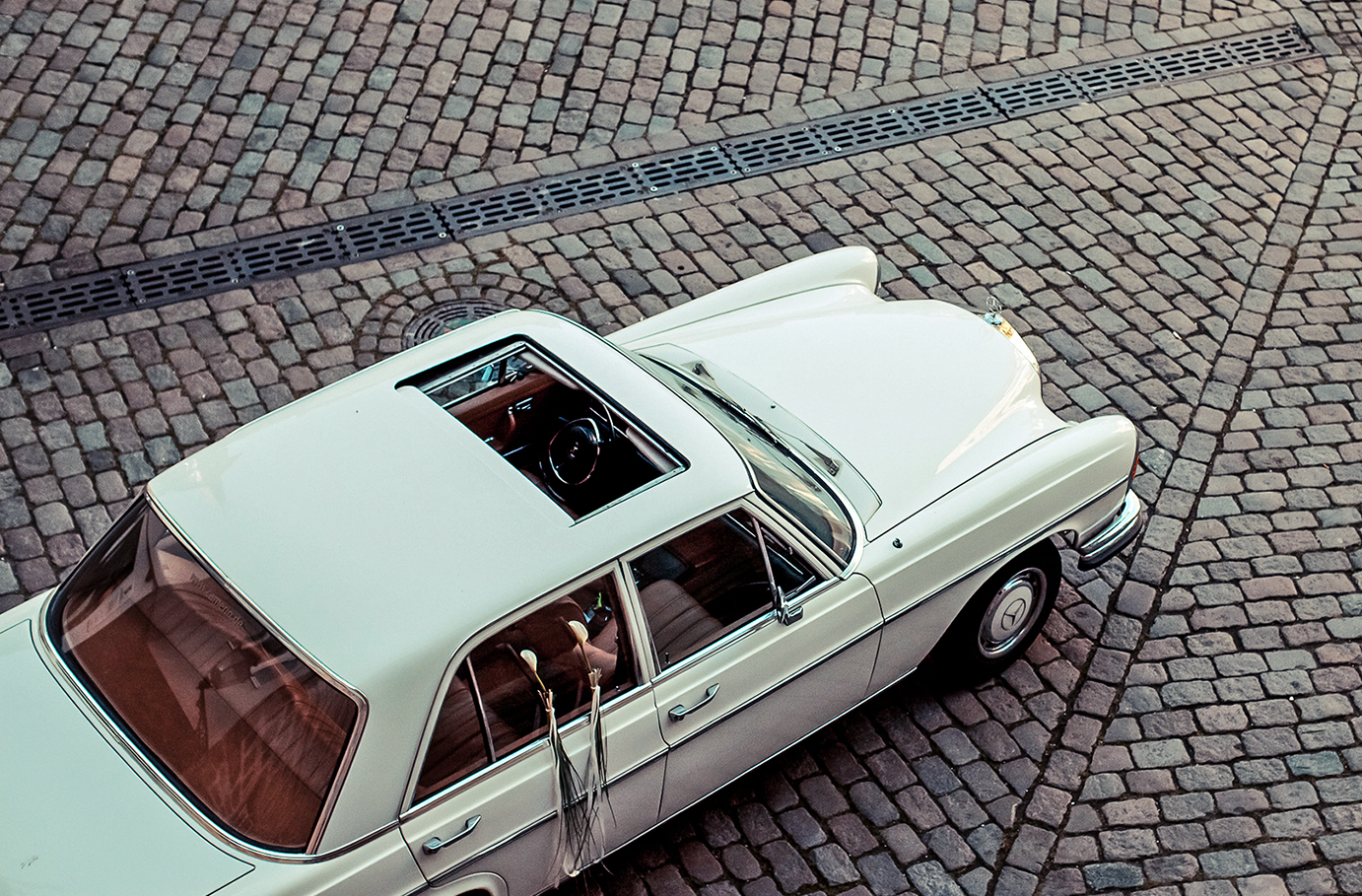 Mercedes Oldtimer mieten in Marburg für bis zu 4 Personen (2 Std.)