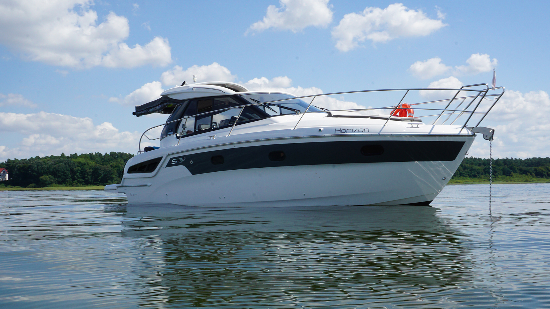 Motoryacht Waren (Family & Friends - 4 Std.)