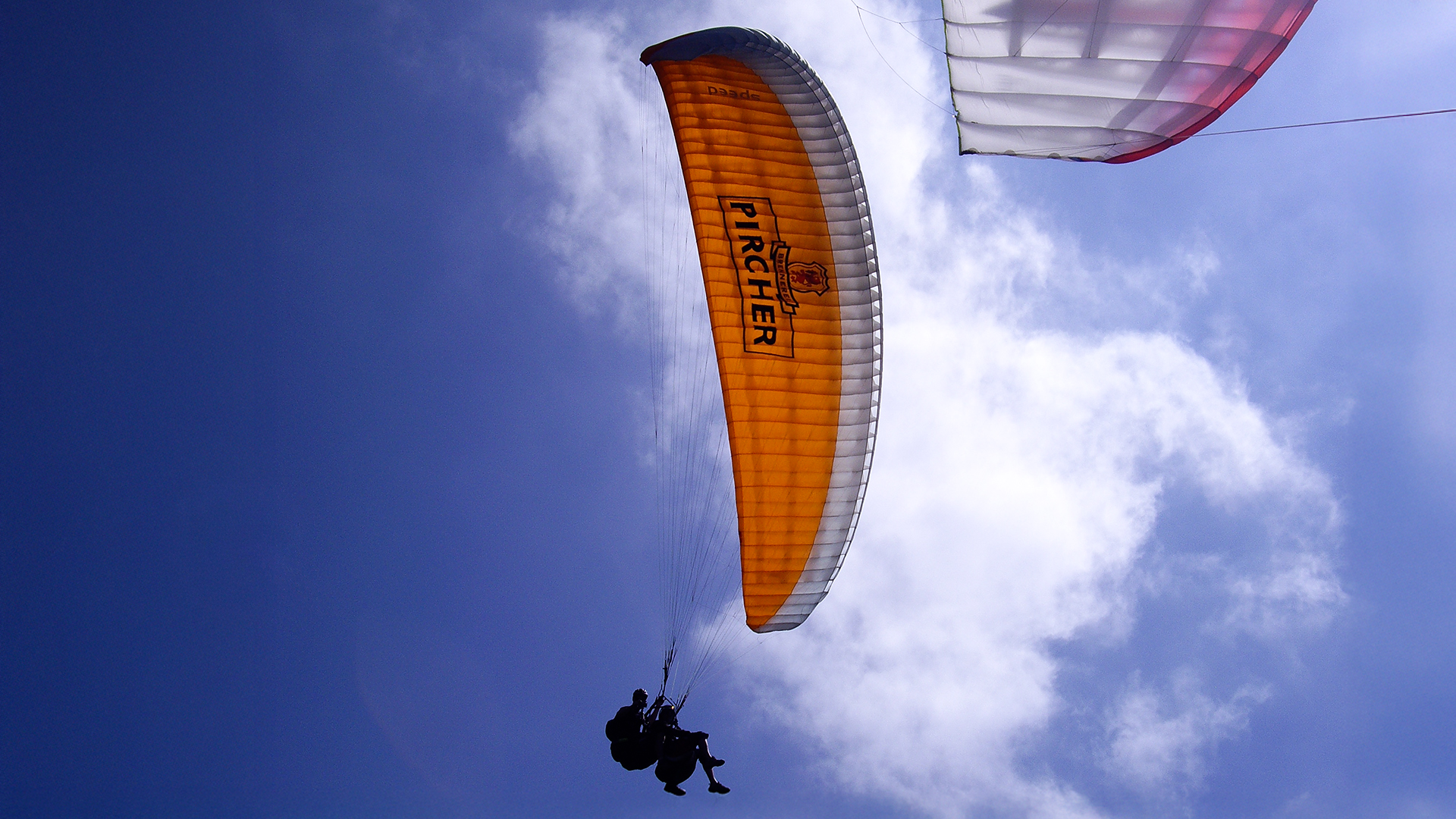 Pärchenflug mit 2 Gleitschirmen Saltaus