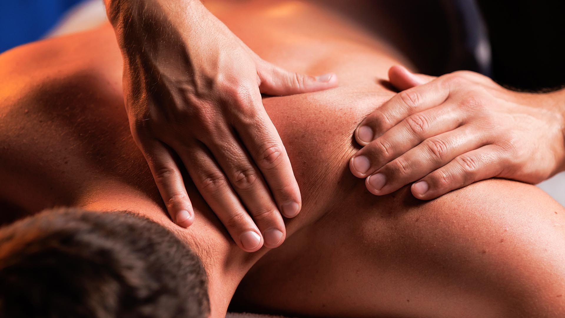 Rücken- und Nackenmassage mit Wärme Bad Salzuflen