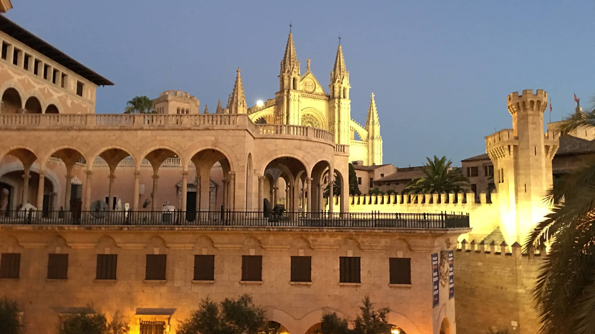 Stadtführung durch Palma de Mallorca bei Nacht für 2