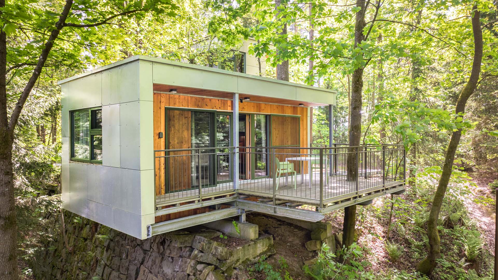 Übernachtung im Haus an der Klippe oder am Teich (Mo-Do)