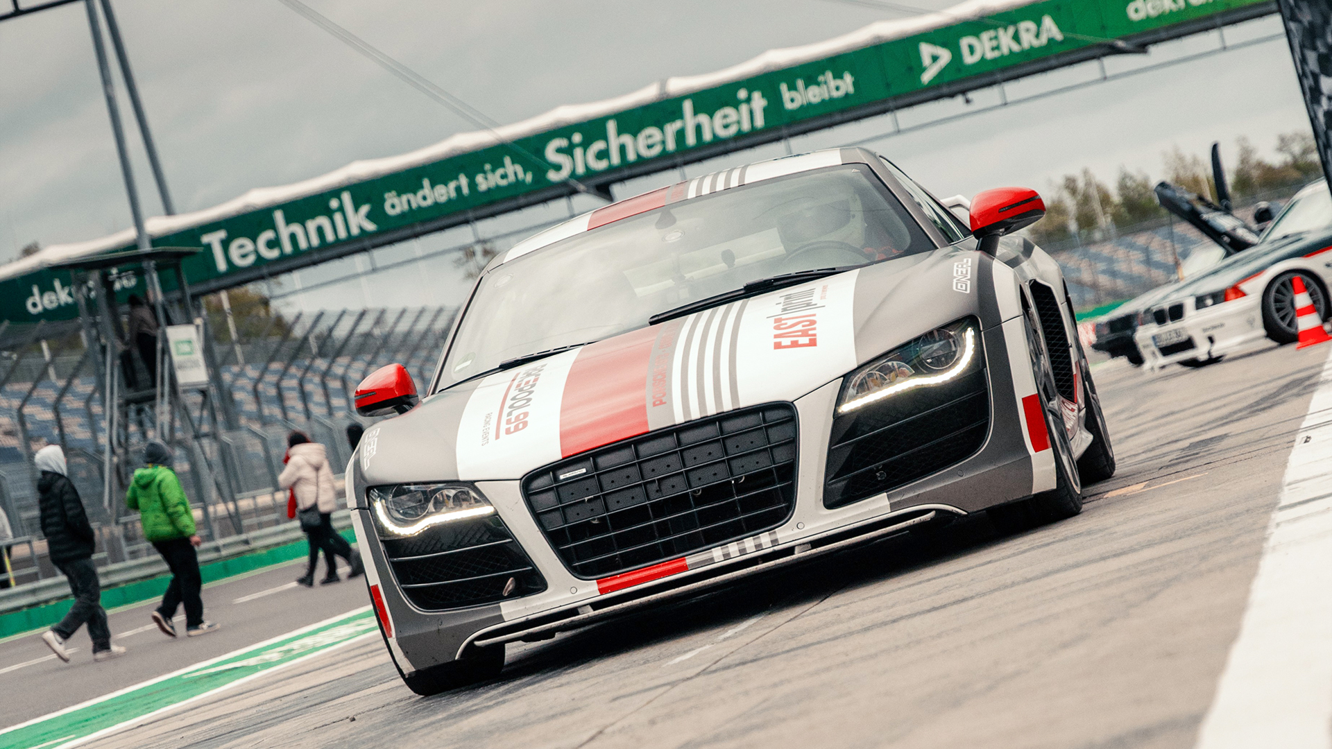 Young Driver im Audi R8 (2 Rd.)