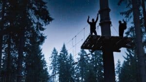 Ziplining bei Nacht im Pfälzerwald
